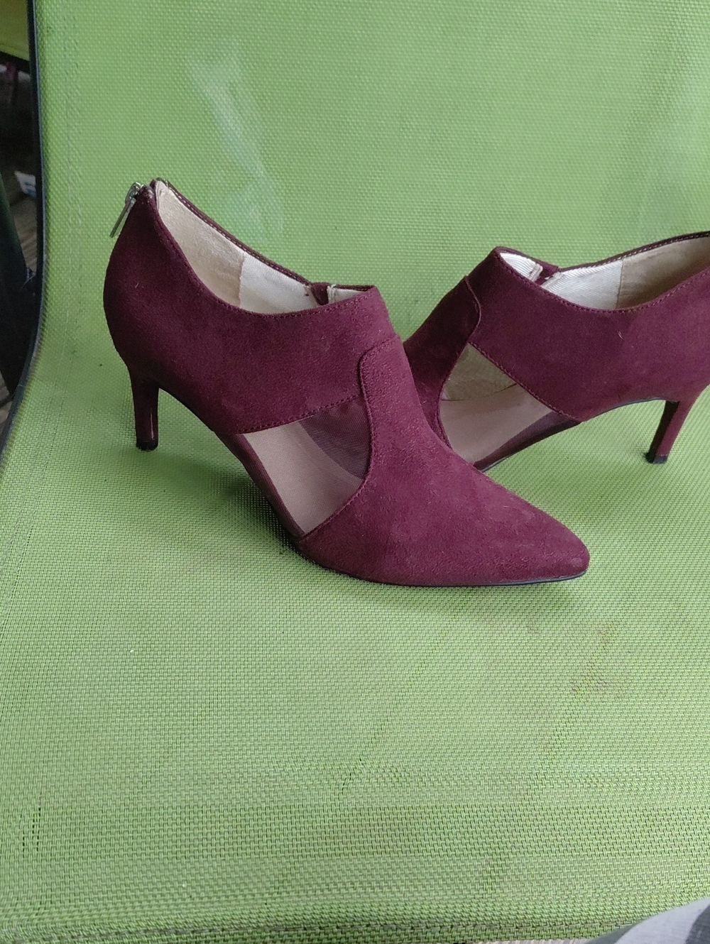 Life Stride Women's Burgundy Suede Pointed-Toe Cutout Heels